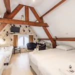 The Black Swan Hotel